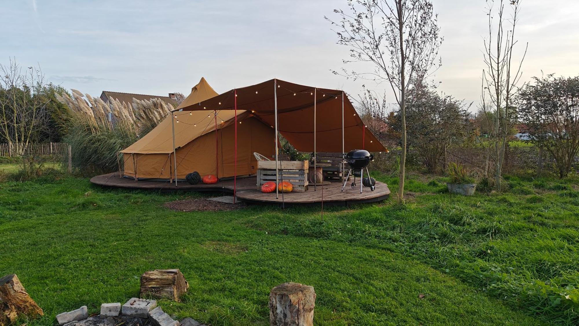 Готель Au Pied Du Trieu, The Glamping Experience Labroye Екстер'єр фото