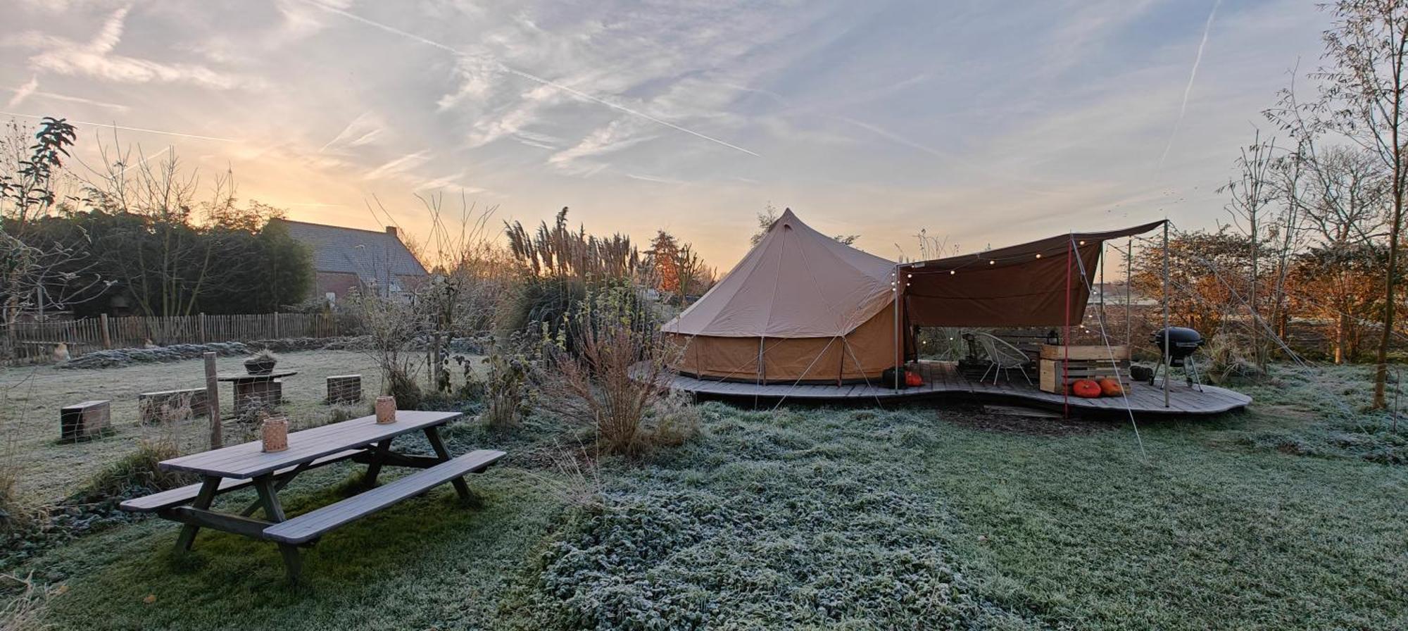Готель Au Pied Du Trieu, The Glamping Experience Labroye Екстер'єр фото